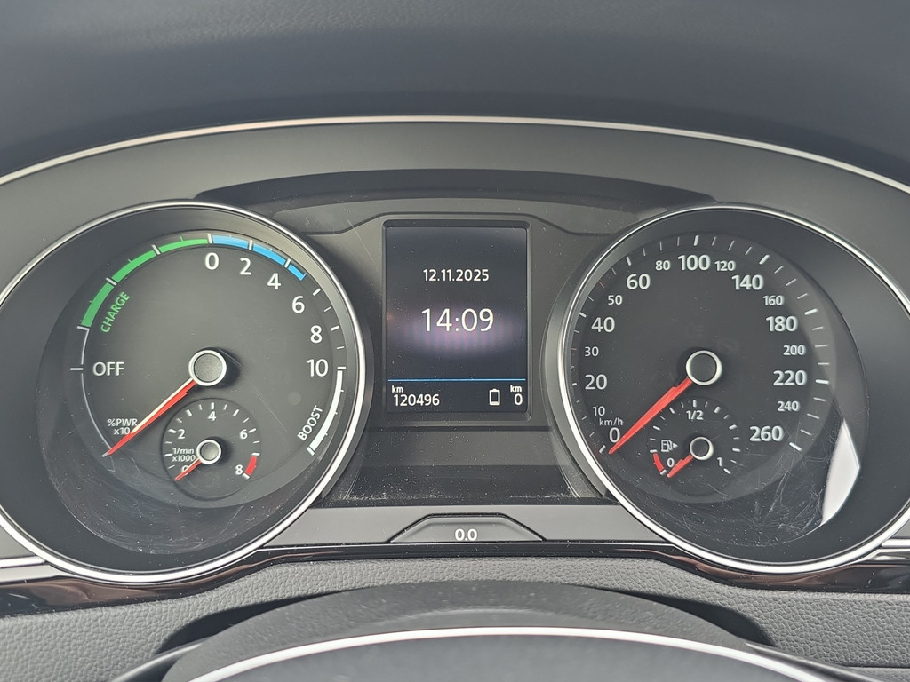 Passat Variant 1.4 TSI GTE Hybrid Plug In *NAV,R.Kamera,ACC,3-ZonenKli