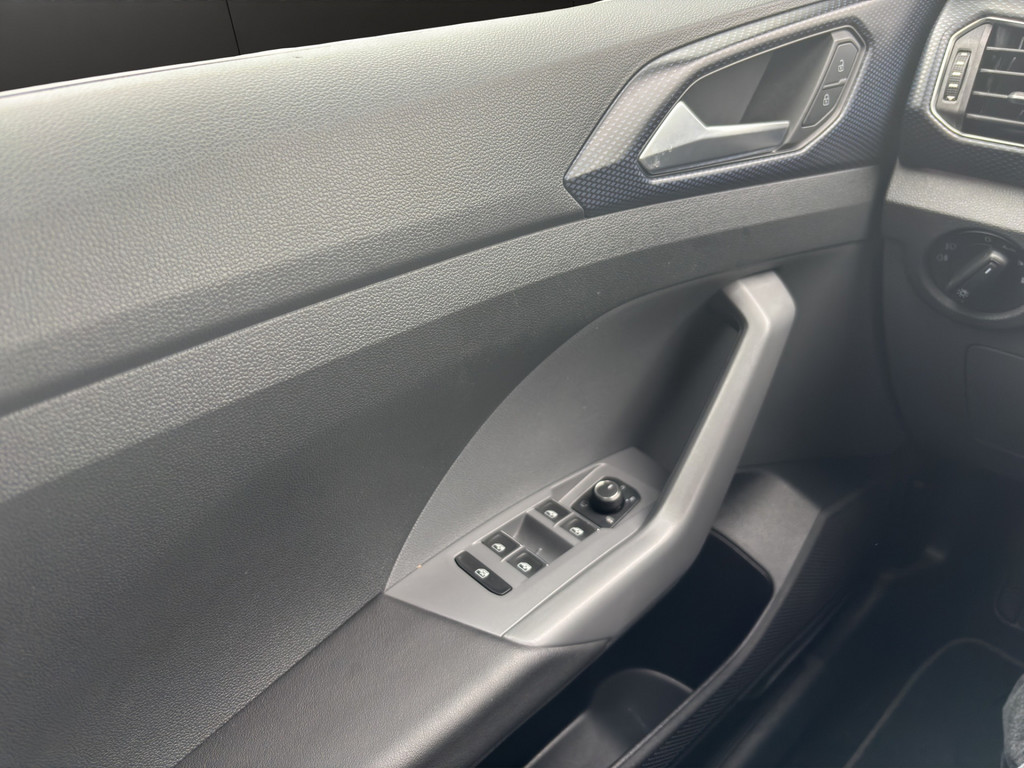 T-Cross 1.0 TSI United *ACC,R.Kamera,NAV,APP,SHZ,2-ZonenKlima,Digi