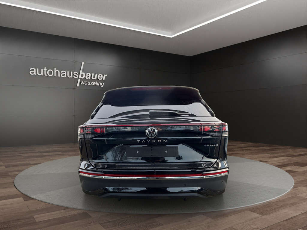 Tayron Elegance 1,5 l eHybrid 130 kW 177 PS / 85 kW 115 PS 6-G
