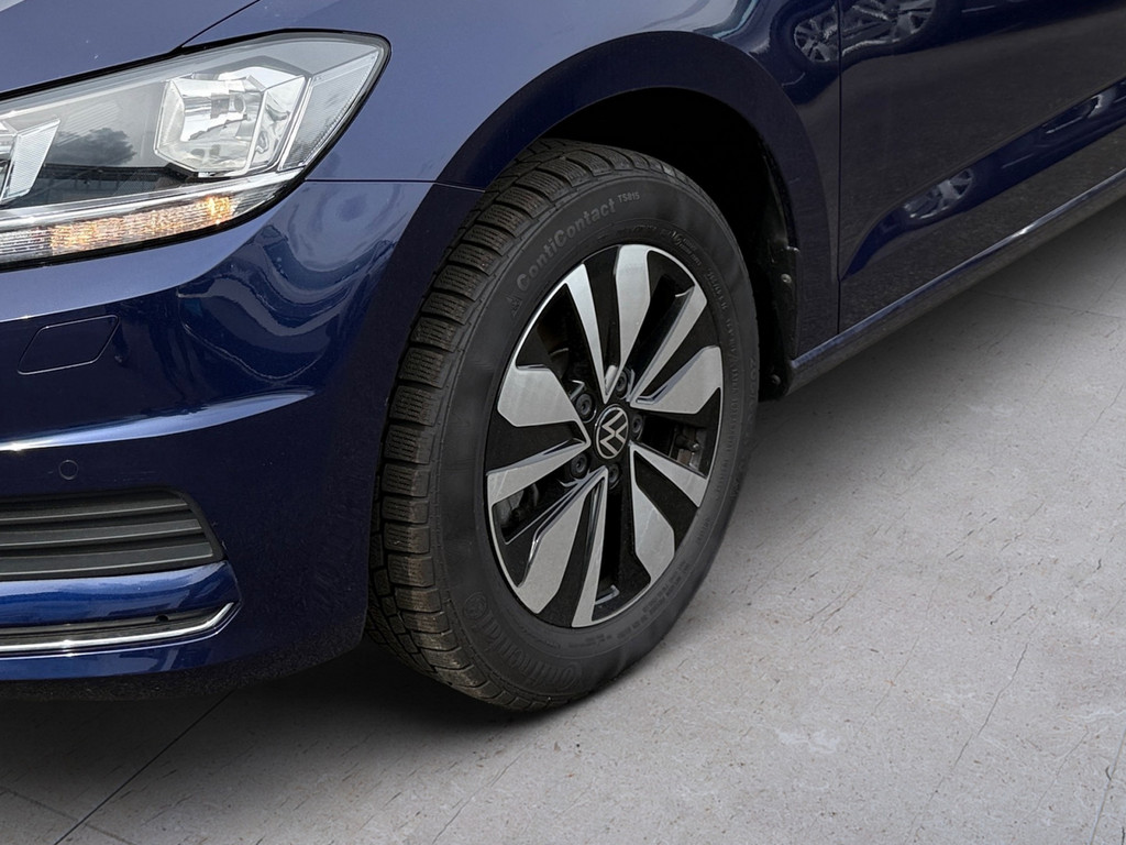 Touran 1.5 TSI MOVE *NAV,R.Kam,ACC,APP,7-Sitze*