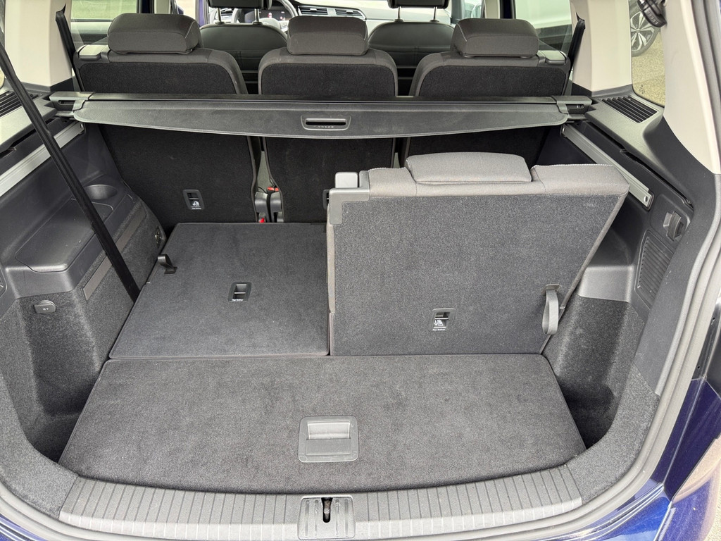 Touran 1.5 TSI MOVE *NAV,R.Kam,ACC,APP,7-Sitze*