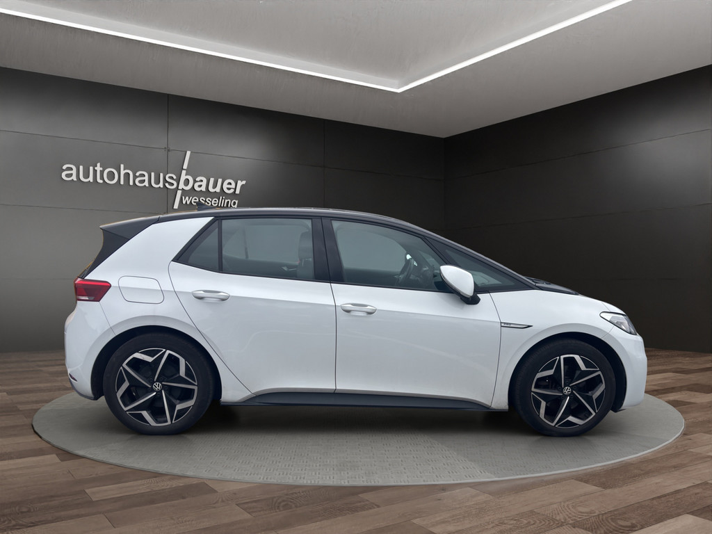 ID.3 Pro Performance Life *NAV,ACC,APPSHZ,LED,KeylessStart*