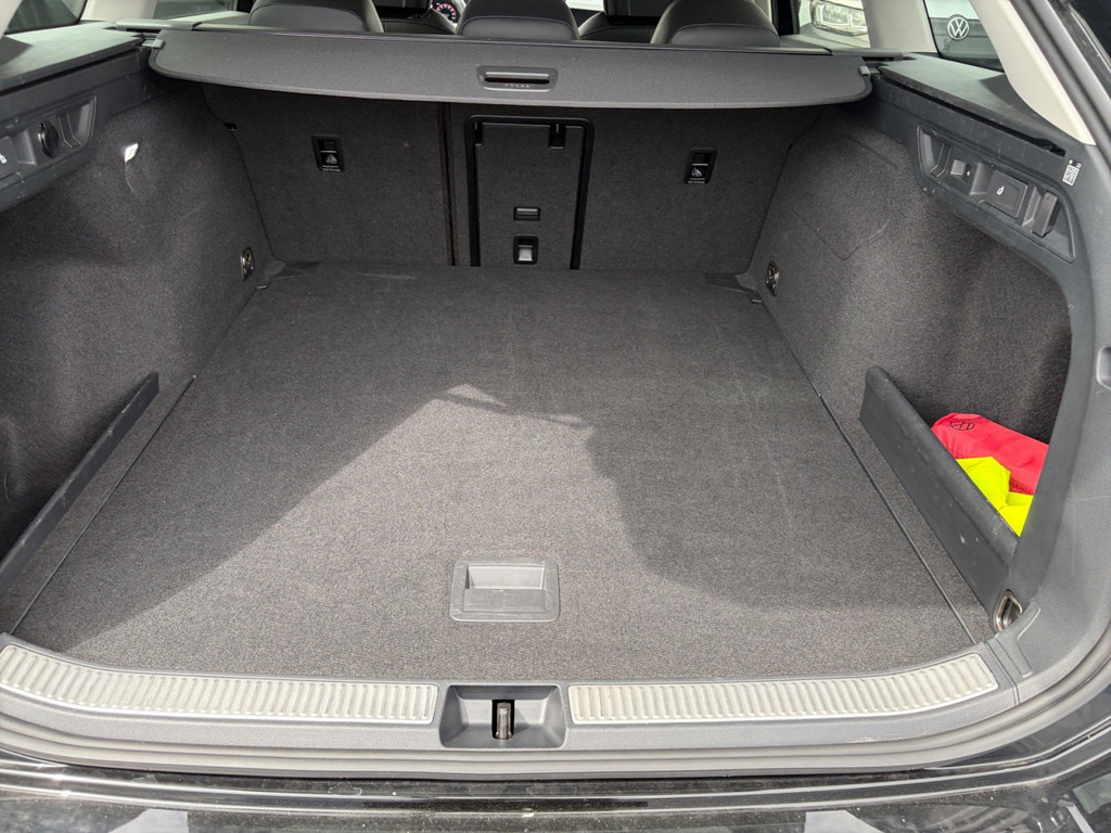 Passat 1.5 eTSI Business *NAV,APP,ACC,3-ZonenKlima,LED,SHZ,Massage,AHK