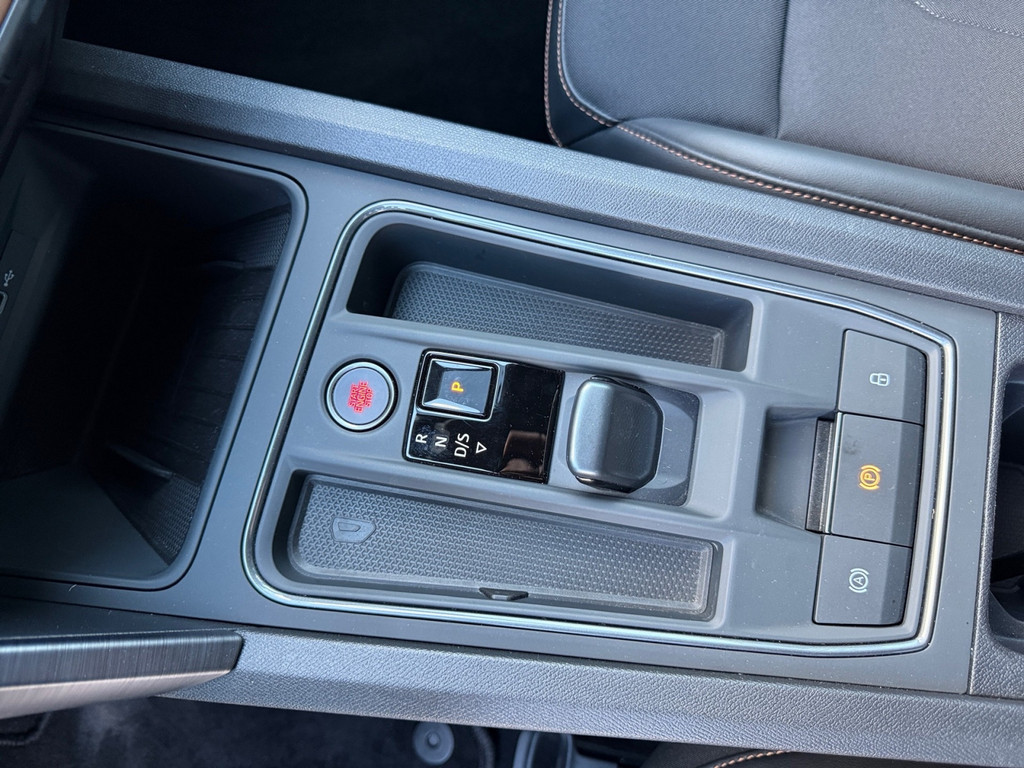 Leon SP 1.4 electric/TSI e-HYBRID *NAV,LED,KeylessAdvanced,APP,ACC,3Zo